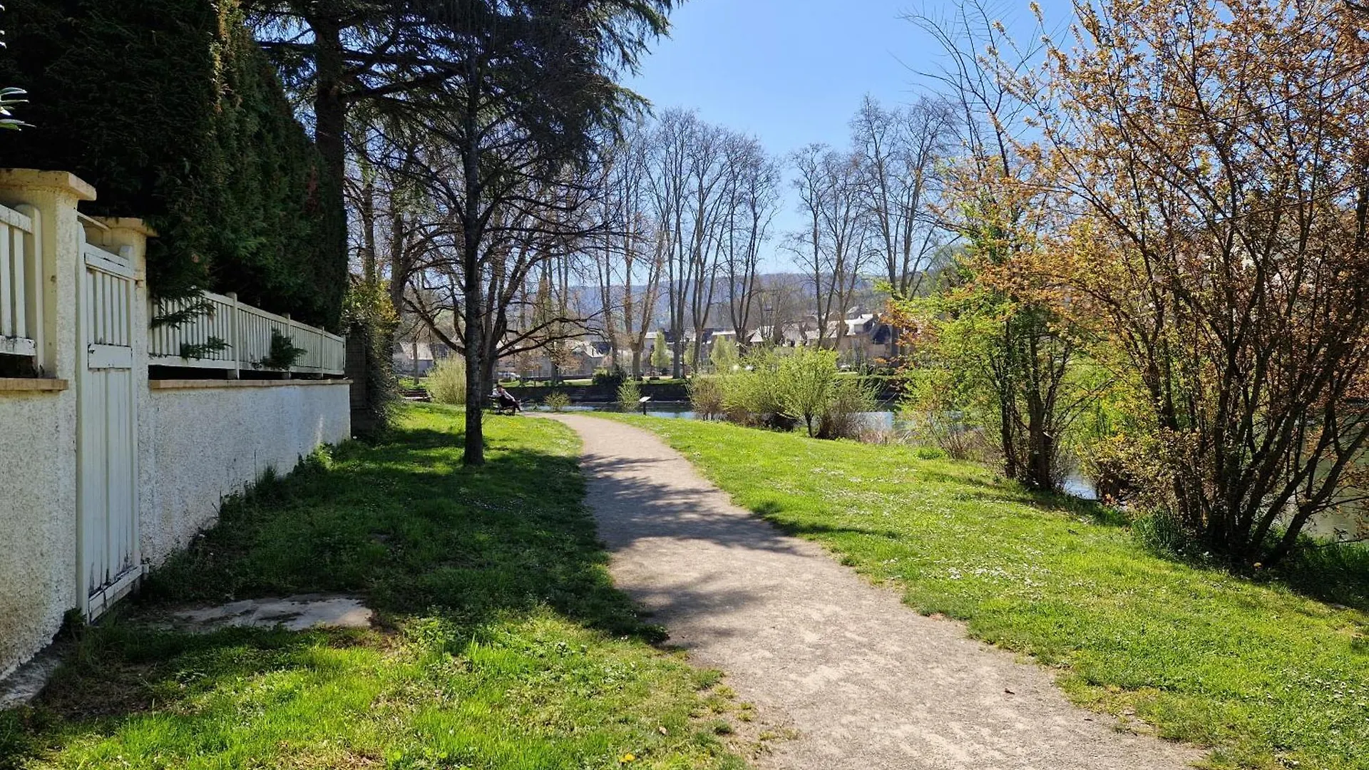 Au Ptit Bonheur Du Lot, Centre-Ville, Calme, Vue, Jardin 埃斯帕利永 法国